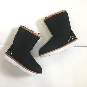 NIB UGG Rustic Weave Boots 5M
